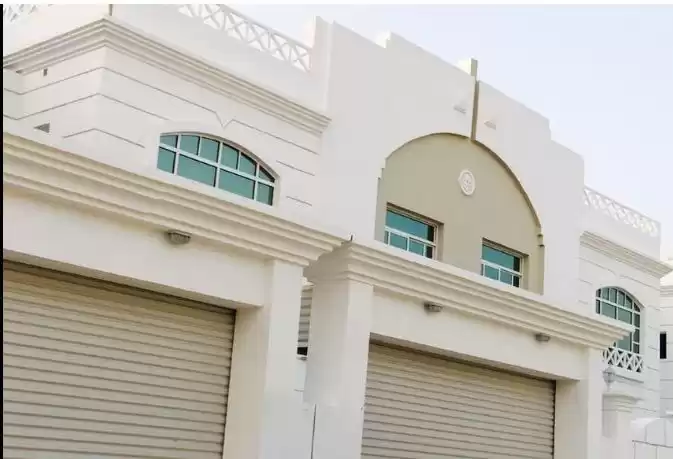 Жилой Готовая недвижимость Студия Н/Ф Квартира  в аренду в Аль-Садд , Доха #15905 - 1  image 